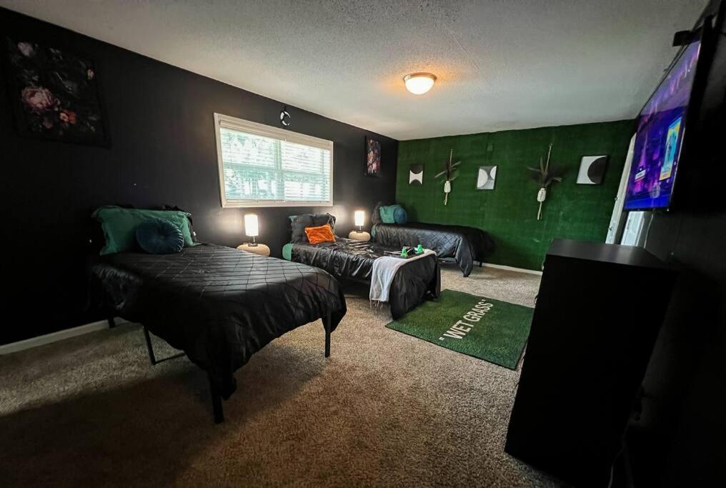 Midtown Atl Sleep Up To Five 2bedroom With A Bonus Bedroom Apartment Atlanta