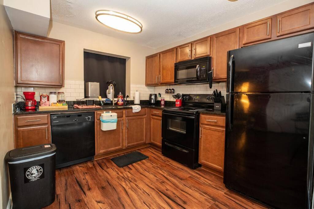 Midtown Atl Sleep Up To Five 2bedroom With A Bonus Bedroom *