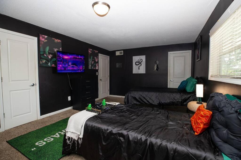 Midtown Atl Sleep Up To Five 2bedroom With A Bonus Bedroom Atlanta